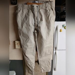 Old Navy Modern Jogger in Tan